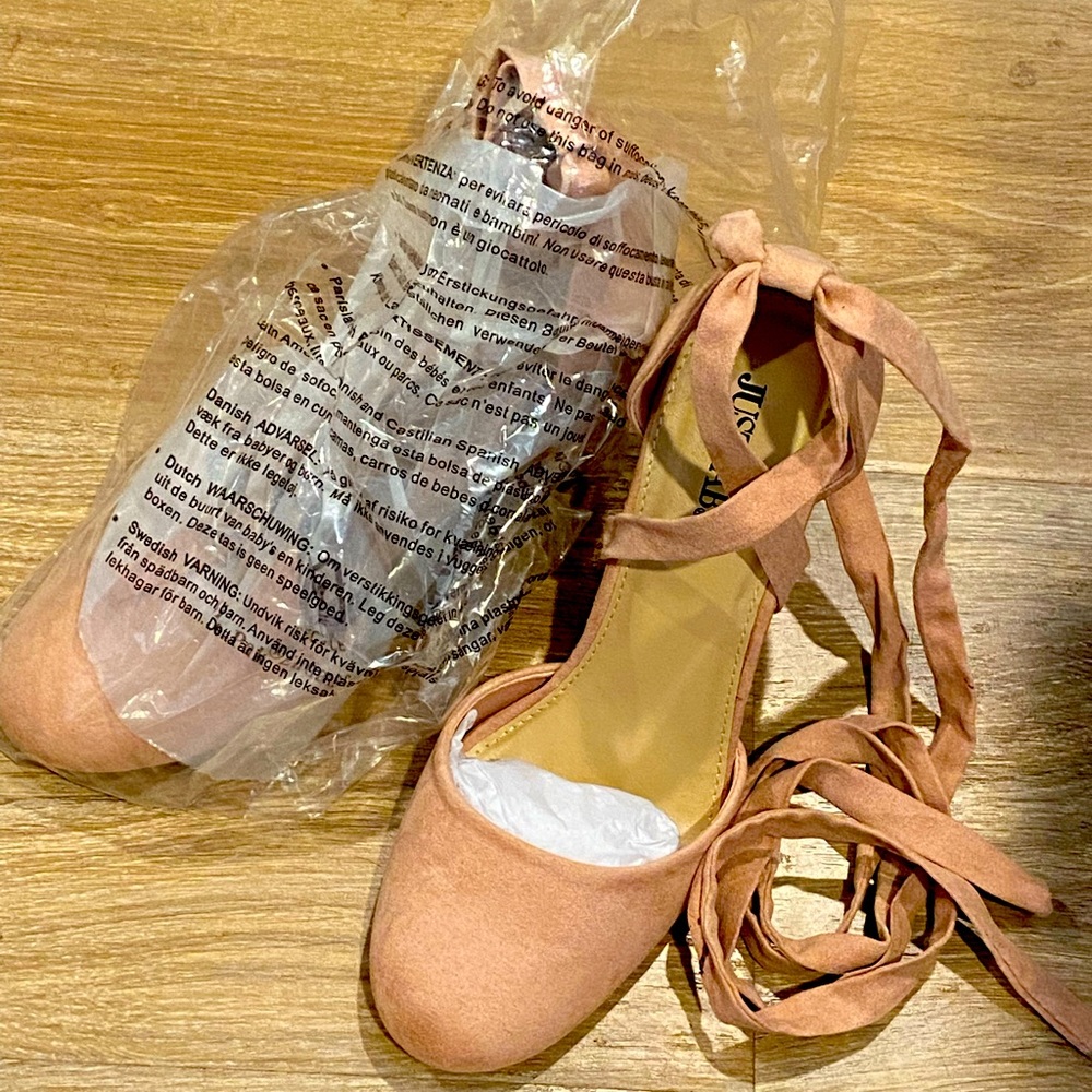 # 19 NWOB Size 7 pink suede JustFab heels